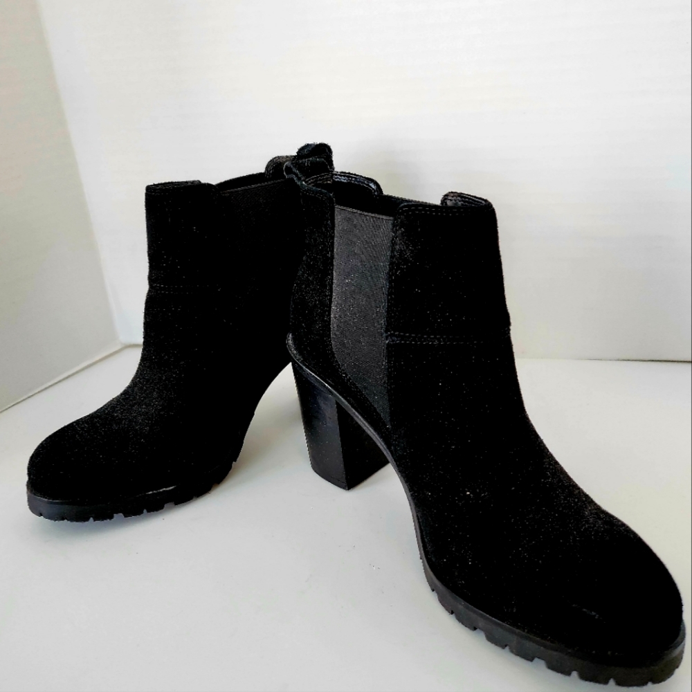 Crevo Booties black leather suede size 9 medium